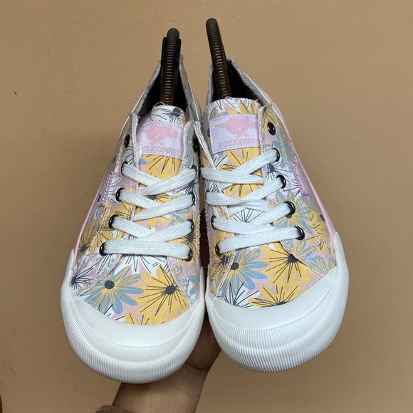 Rocket Dog Jazzin Floral Print Sneakers - Picture 4 of 16